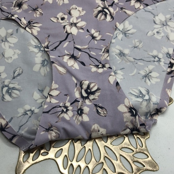 Vince Camuto Pantie 2 Piece Bundle Size Medium - Picture 3 of 10